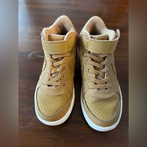 Nike court borough mid-top sneakers